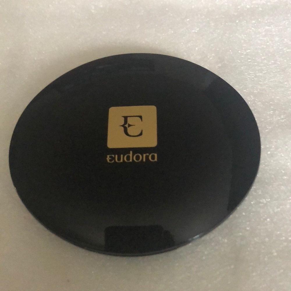 Beautiful Eudora Compact 9.0g Rose Beige